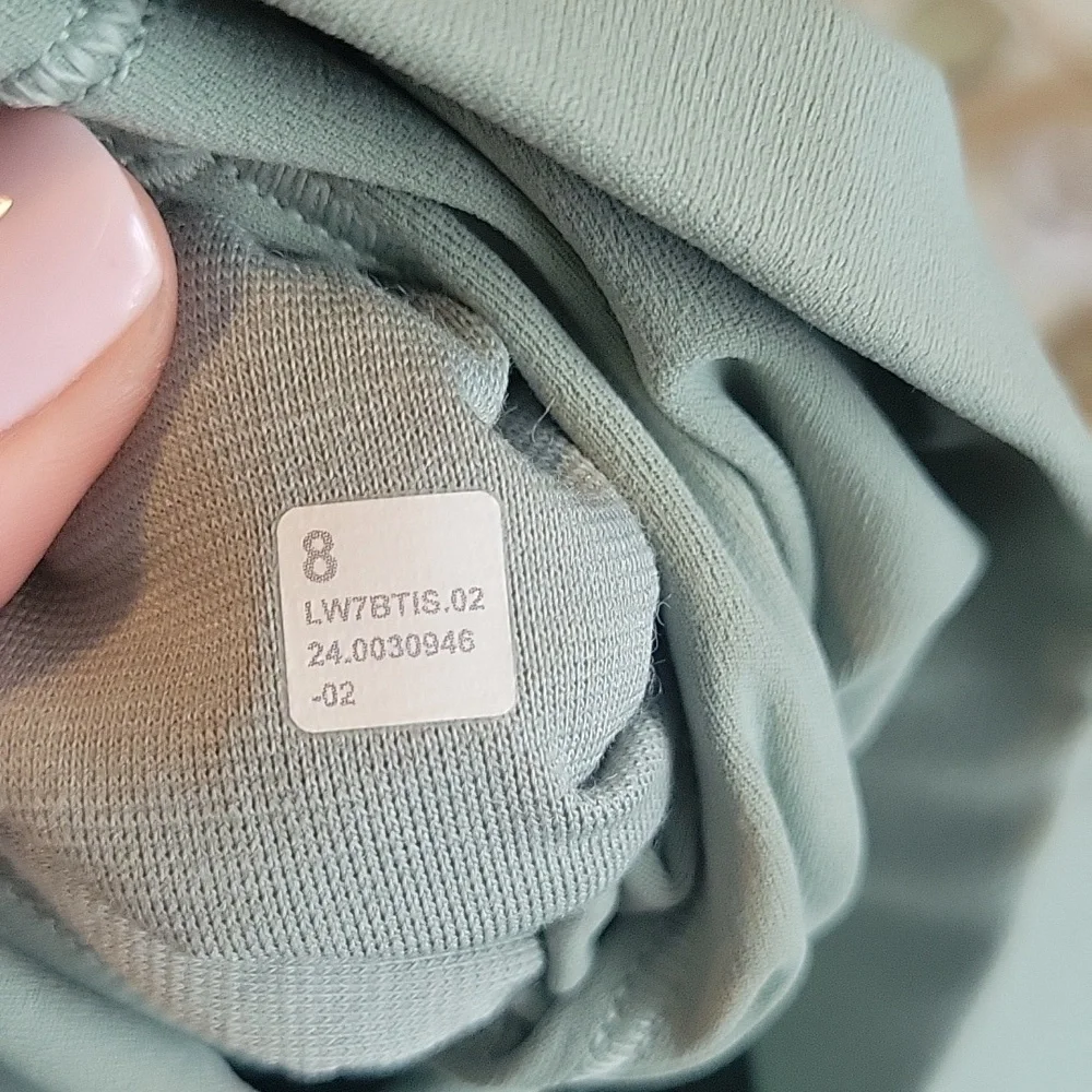 Lululemon Align Shorts 6 Inch 8 - Picture 4 of 5